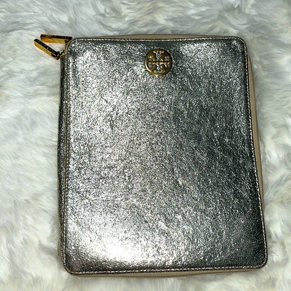 💖 Tory Burch Gold Ipad case - Picture 1 of 6
